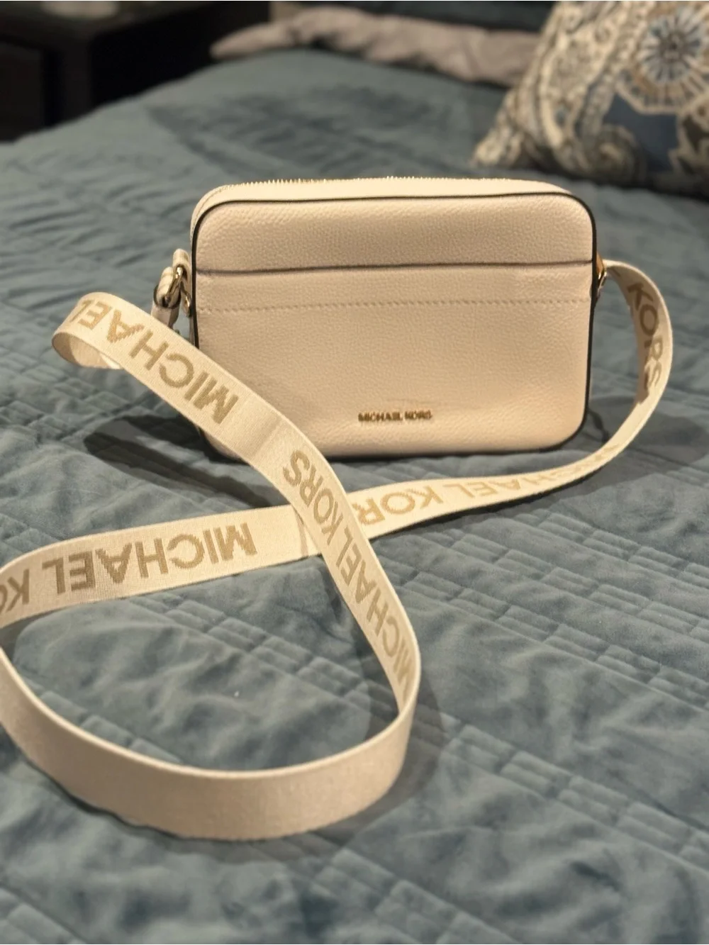 Michael Kors Jet Set Cream Crossbody Camera Bag
